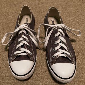 Dainty Converse Size 9.5